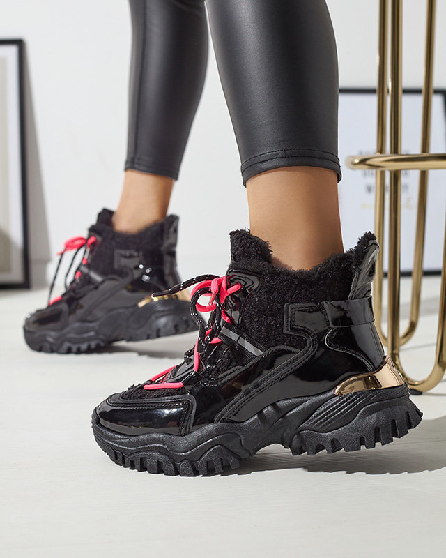Černá dámská zateplená sportovní obuv s růžovými tkaničkami Timose - Obuv