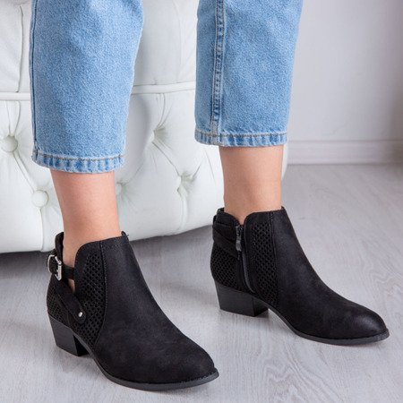 Černé boty Chelsea s prolamovaným Black Elegance - Obuv