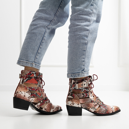 Červené dámské kovbojské boty s výřezy a ražbou Isodal - obuv