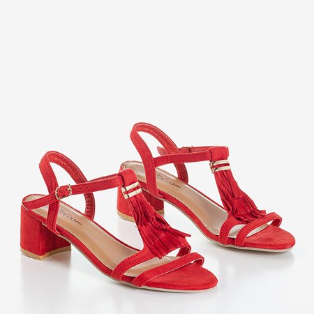 Červené sandály na nízkém sloupku s třásněmi Torri - Obuv 1