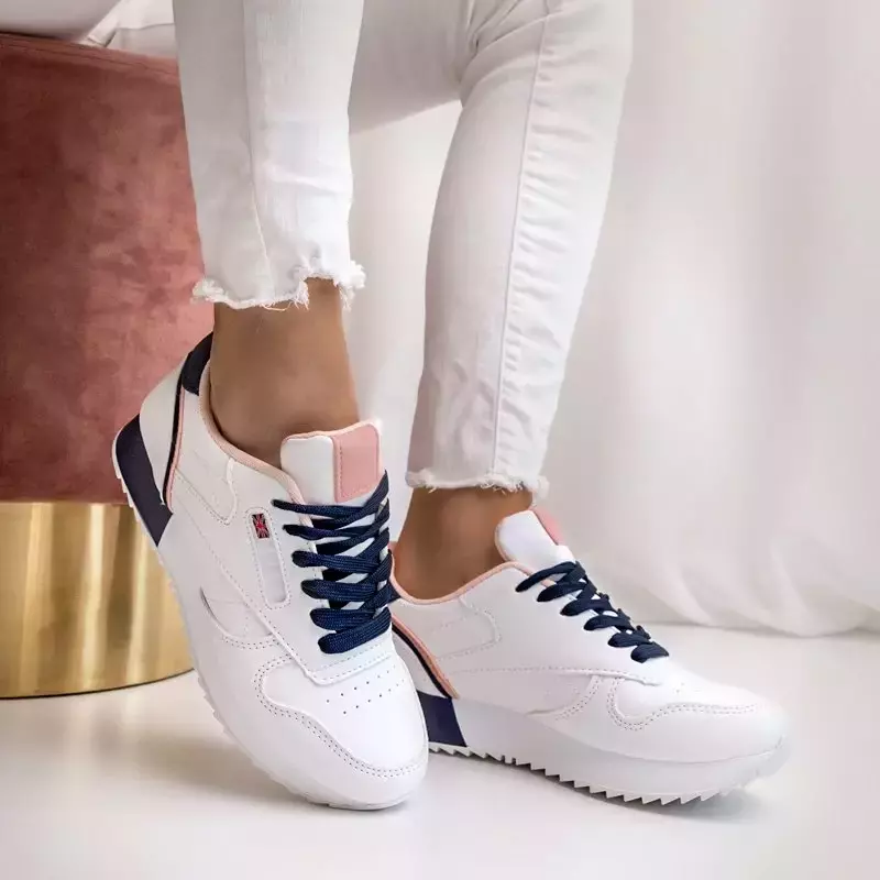 OUTLET Bílé dámské sportovní boty Macrina - Obuv