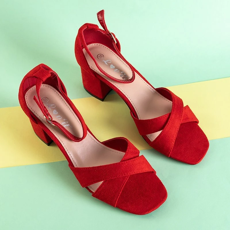 OUTLET Červené dámské sandály na nízkém sloupku Paleri - Footwear