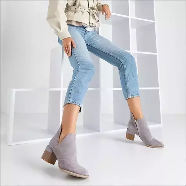 OUTLET Šedé dámské boty na sloupku Jeneuer - Footwear