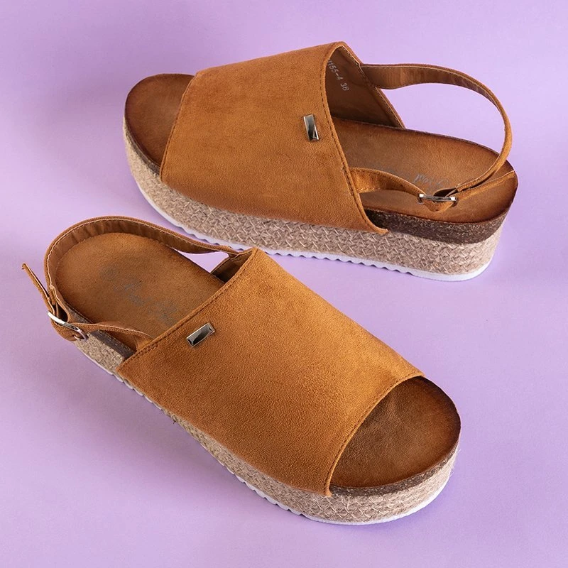 OUTLET Světle hnědé dámské sandály na platformě Kirala - Footwear