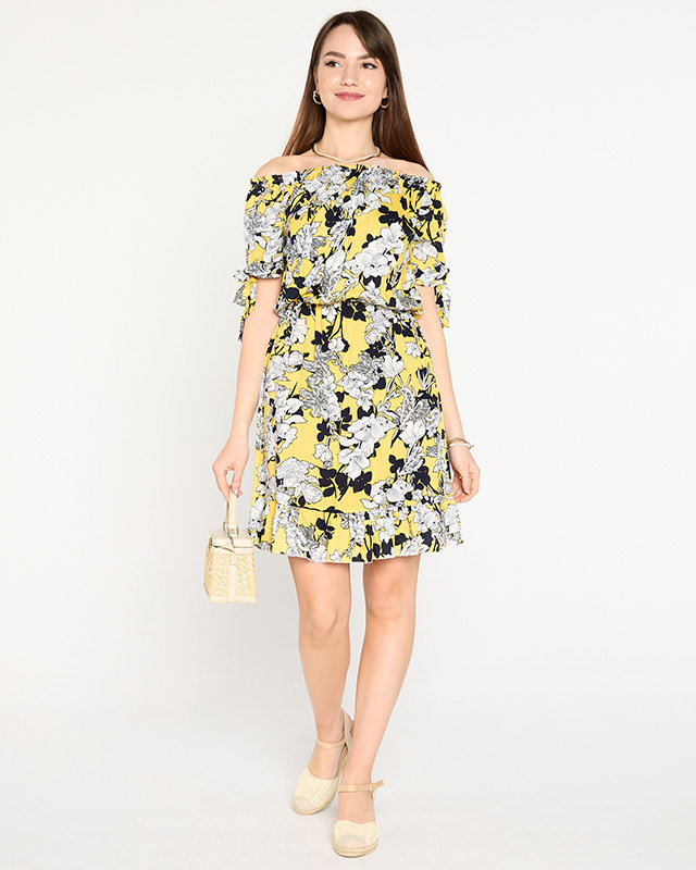 Žluté krátké dámské květinové šaty- Oblečení