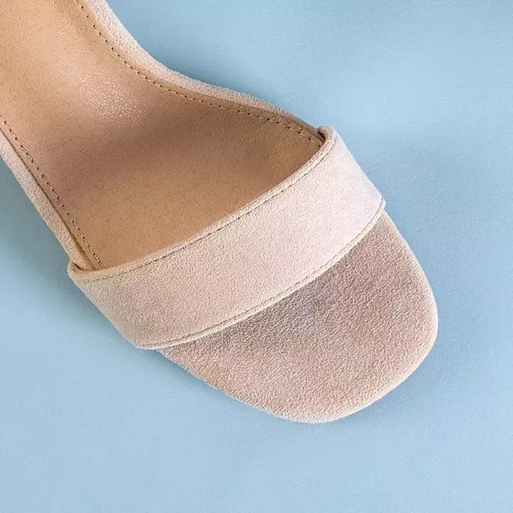 Béžové dámské sandály na nízkém sloupku Mohato - Obuv