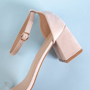 Béžové dámské sandály s nízkými podpatky Exma - boty