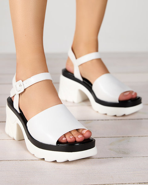 Bílé dámské sandály na sloupek značky Cirota - Obuv