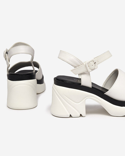 Bílé dámské sandály na sloupek značky Cirota - Obuv