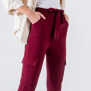 Dámské nákladní kalhoty s kapsami v bordové barvě - Oblečení