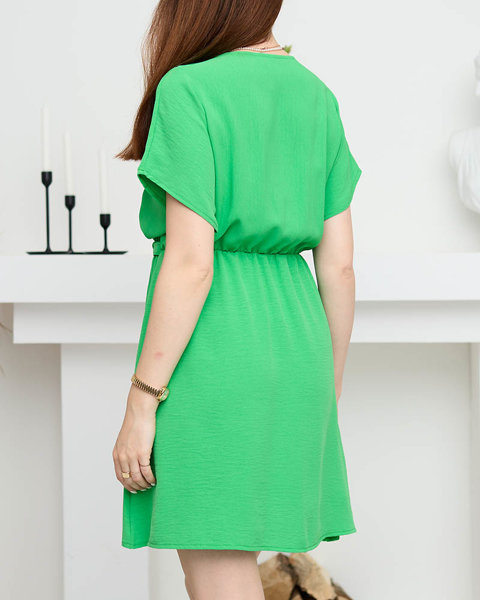 Dámské zelené šaty s ozdobným řetízkem - Oblečení