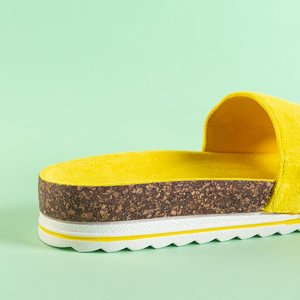 Dámské žluté pantofle z eko semiše na ploché podrážce Silveria - obuv