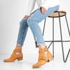 Hnědé dámské boty s výřezy od firmy Elbasan - obuv