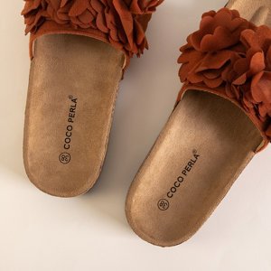 Hnědé dámské pantofle s květinami Lamani - obuv