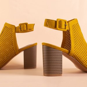 Hořčičné dámské prolamované sandály na botě Zira
