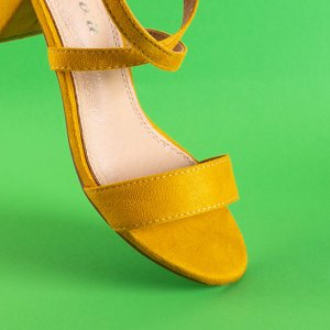 Hořčičné dámské sandály na sloupku Alamanda - obuv