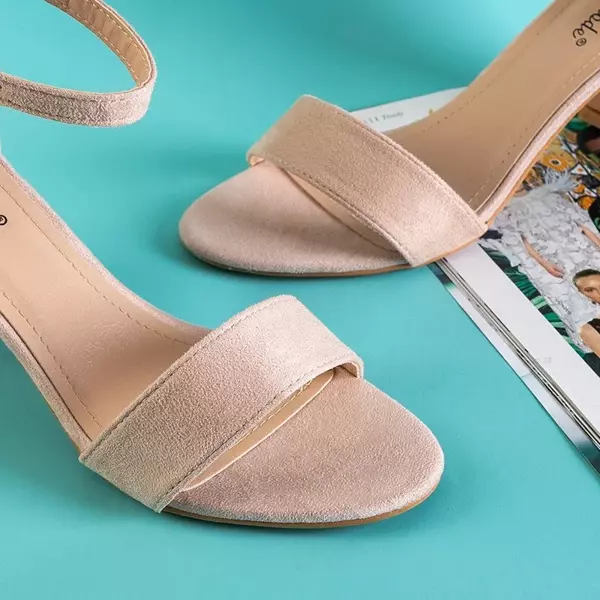 OUTLET Béžové dámské sandály na vysokém podpatku Maniza - Footwear
