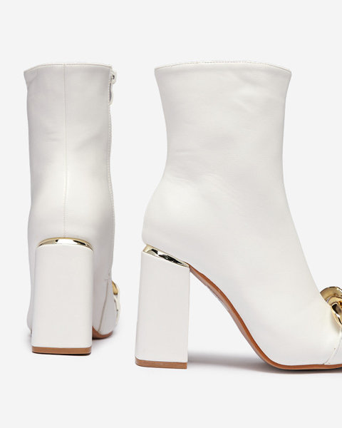 OUTLET Bílé dámské boty na vysokém podpatku se zlatým zdobením Amiop- Obuv
