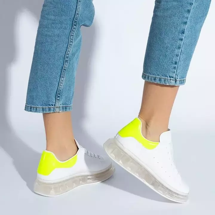 OUTLET Bílé sportovní boty se žlutou vložkou Garcia - Obuv
