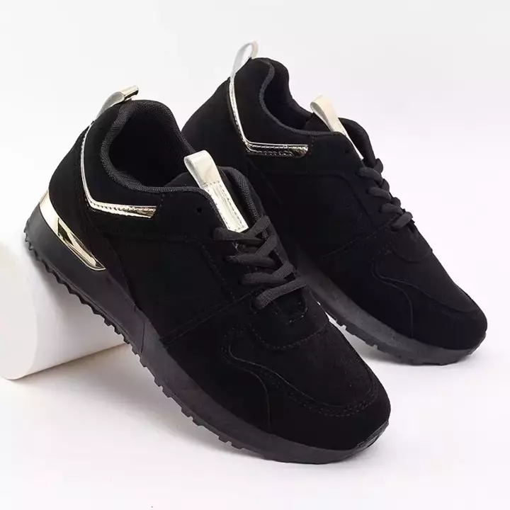 OUTLET Černá dámská sportovní obuv s metalickými vložkami Marhina - Obuv