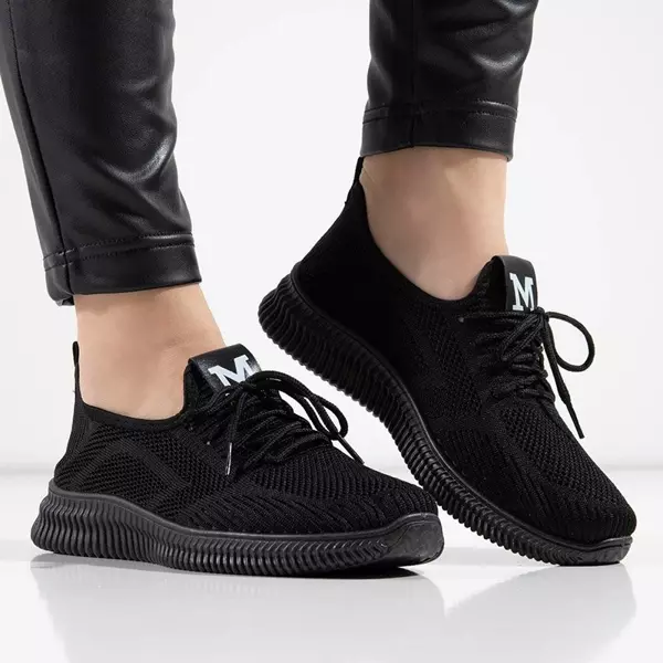 OUTLET Černá sportovní obuv pro ženy Maninis - obuv