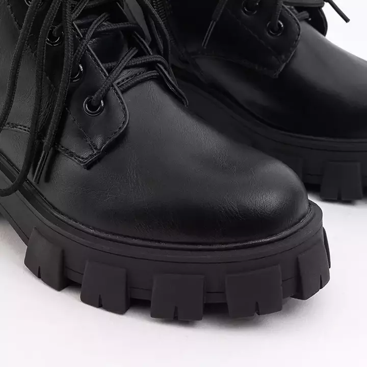 OUTLET Černé dámské pracovní boty s plochými podpatky Vica - Obuv