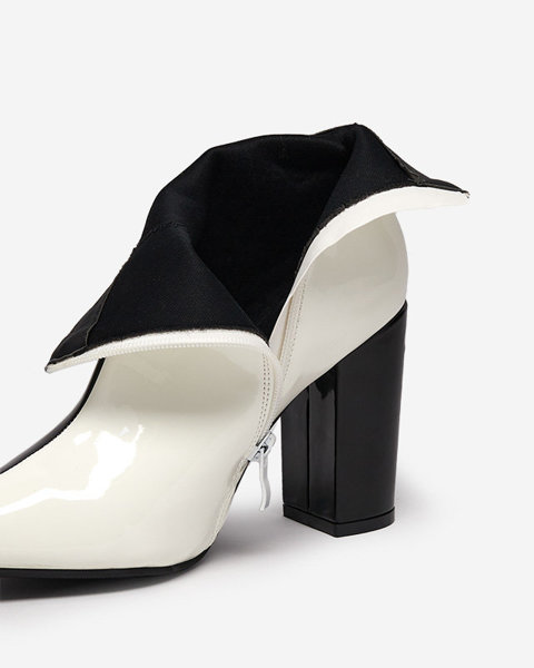 OUTLET Černobílé lakované kotníkové boty na sloupku Cruell-Footwear