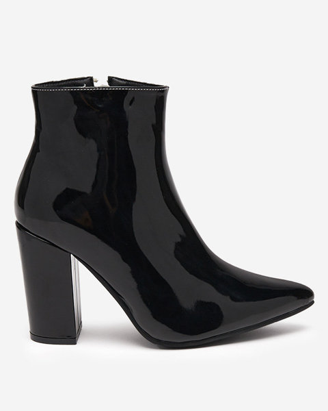 OUTLET Černobílé lakované kotníkové boty na sloupku Cruell-Footwear