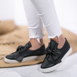 OUTLET Černý návlek s ozdobnou lentinskou mašlí - boty