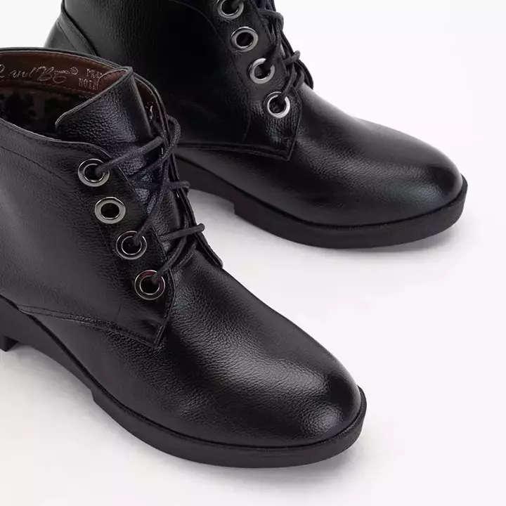 OUTLET Dámské černé šněrovací kotníkové boty na plochém podpatku Tivera - Obuv