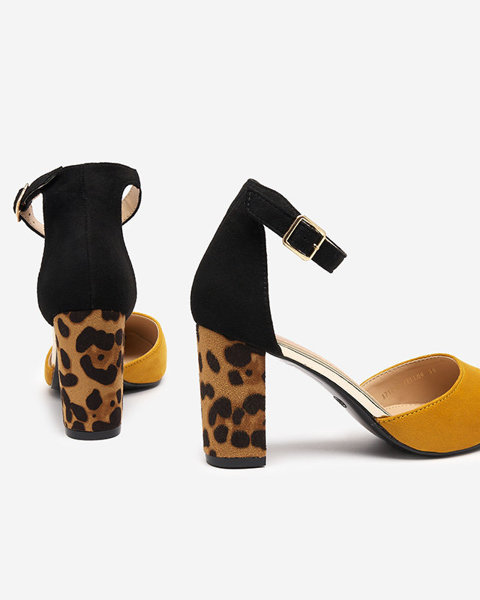 OUTLET Hořčičné sandály na sloupku s módním vzorem Herino - Obuv