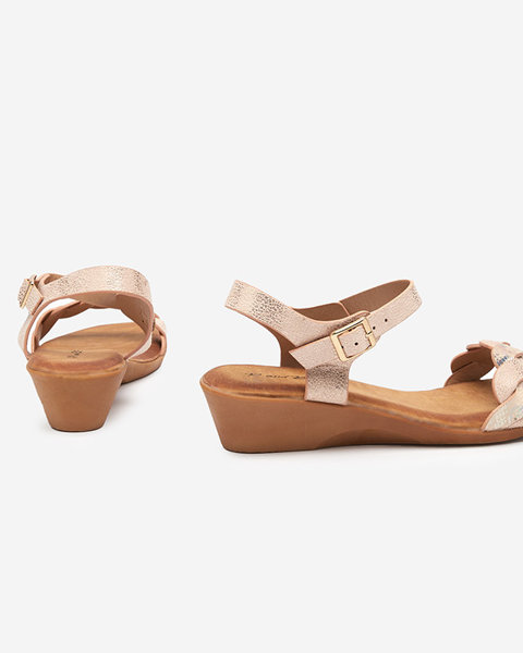 OUTLET Růžové a zlaté dámské sandály s holografickými vložkami Neluna - Obuv