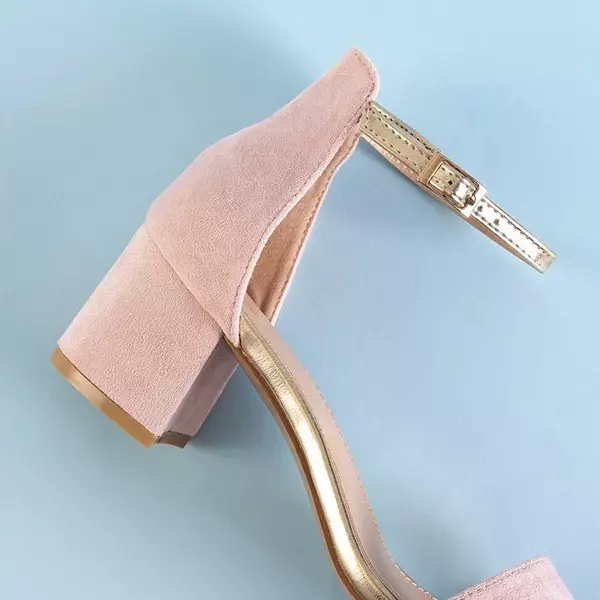 OUTLET Světle růžové dámské sandály na nízkém podpatku Kamalia - Boty