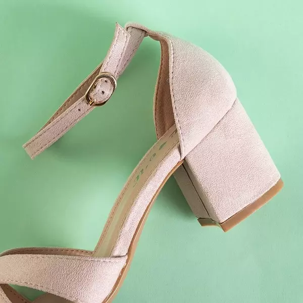 OUTLET Světle růžové dámské sandály na nízkém sloupku Paleri - Footwear