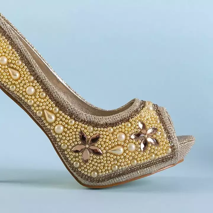 OUTLET Zlaté dámské brokátové lodičky se zirkony a perlami Gitana - boty