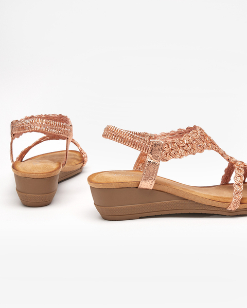 Růžové a zlaté dámské sandály na nízkém klínovém podpatku Lubby - Boty