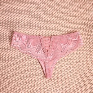 Růžové krajkové tanga - Spodní prádlo