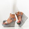 Šedé klínové sandály zdobené květinami Nerweta - Obuv