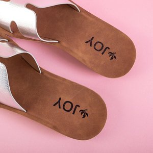 Stříbrné dámské pantofle vyrobené z ekokože Hemespa - obuv