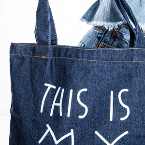 Tmavě modrá dámská látková kabelka s nápisem „This is my bag“ - Kabelky