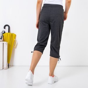 Tmavě šedé dámské krátké kalhoty s kapsami PLUS SIZE - Oblečení