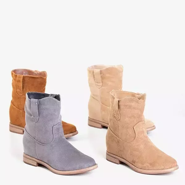 VÝPRODEJ Světle hnědé boty a'la kovbojské boty na halovém klínku Jelluma- Footwear