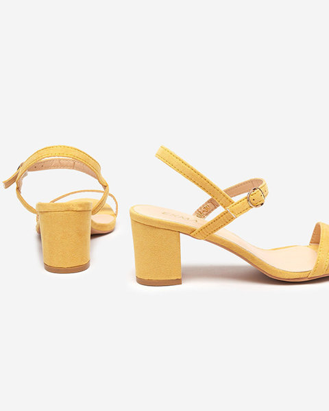 VÝSTUP Žluté dámské sandály na sloupku Usopi- Obuv