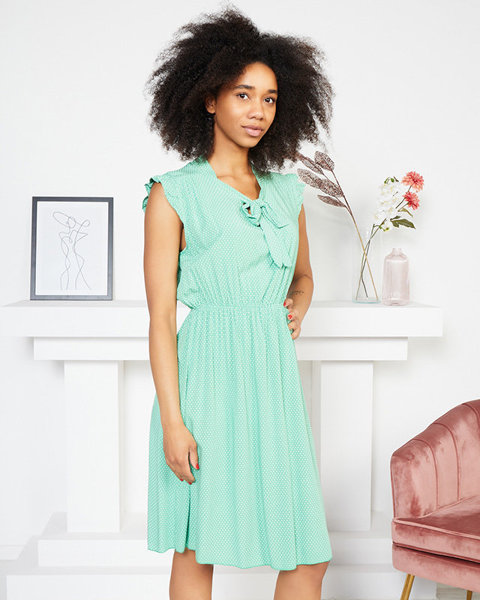 Zelené dámské puntíkované šaty se zavazovaným výstřihem - Oblečení