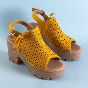 Žluté dámské prolamované sandály na botě Noris post - Footwear