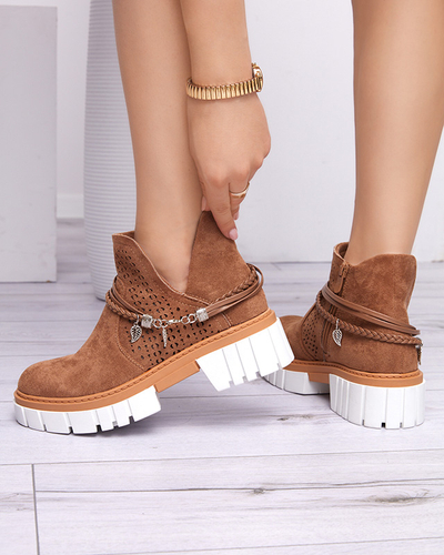 Коричневі жіночі чоботи з прикрасами Versi