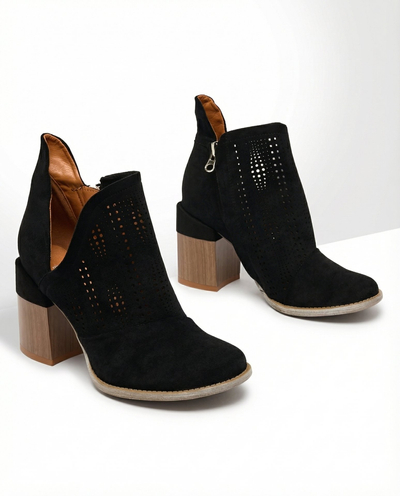 Royalfashion Ažurové polobotky v černé barvě Revivela