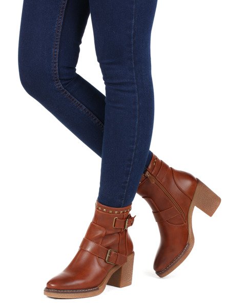 Botki na słupku - kolor camel - Obuwie