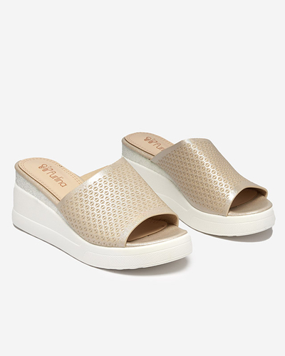 Zlaté dámské prolamované pantofle na klínku s brokátem Neritas - Shoes