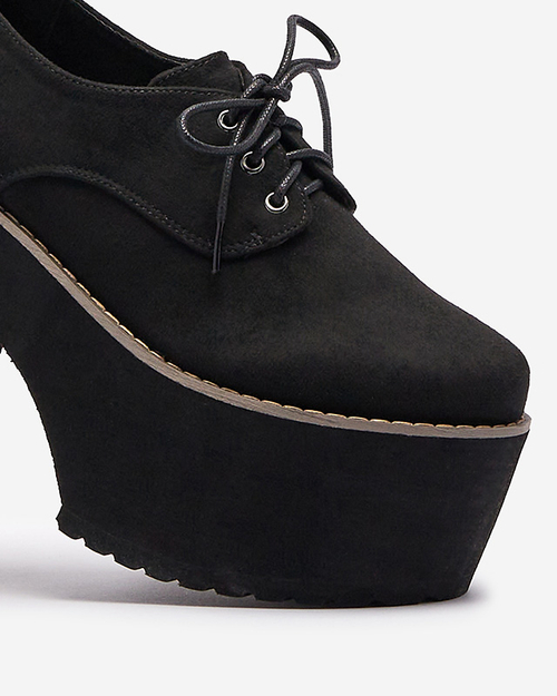 Чорні жіночі напівчеревики на шнурівці на суцільній підошві Lobera - Взуття